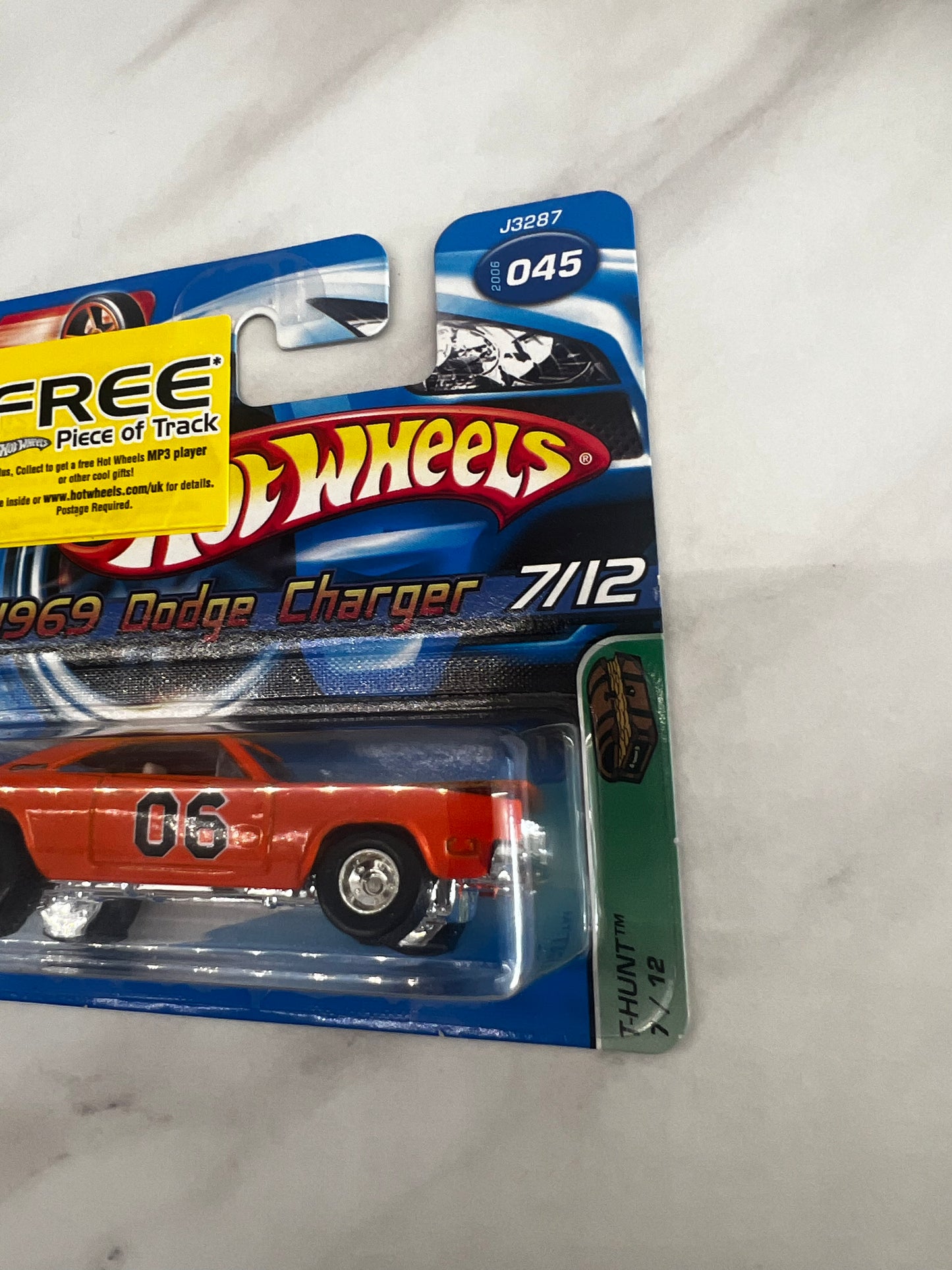 Hot Wheels 1969 Dodge Charger Super Treasure Hunt 2006 Short Card