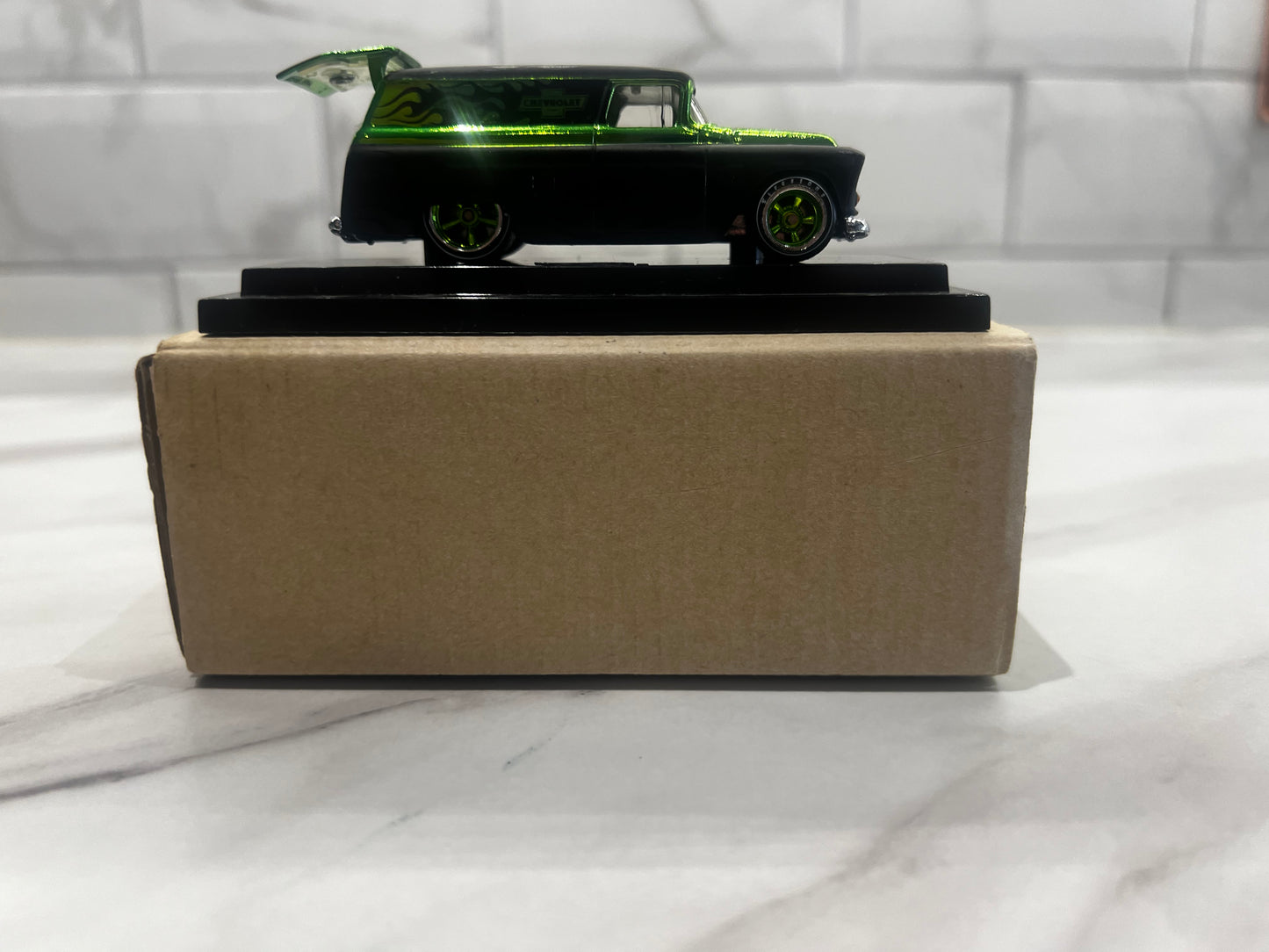 Hot Wheels 2008 Japanese Convention 55 Chevy Panel Van Green 828/1500