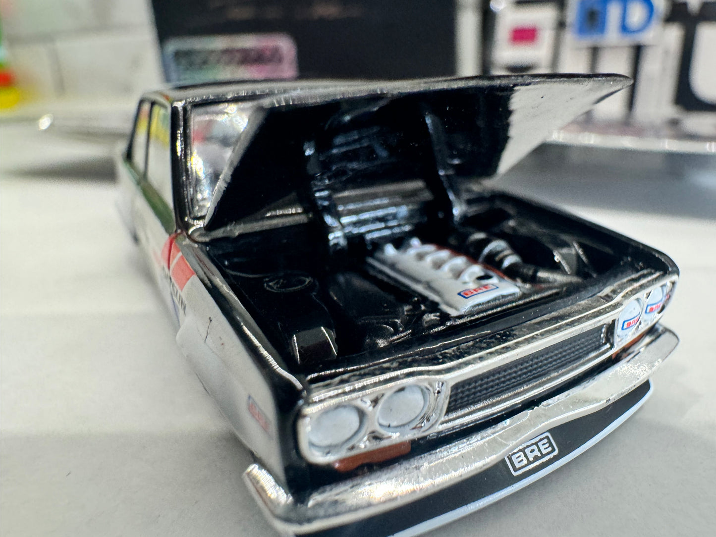 Mini GT Kaido House BLKLTD #6 BRE DATSUN 510 WITH 4 PINS #164/300 with gift bag