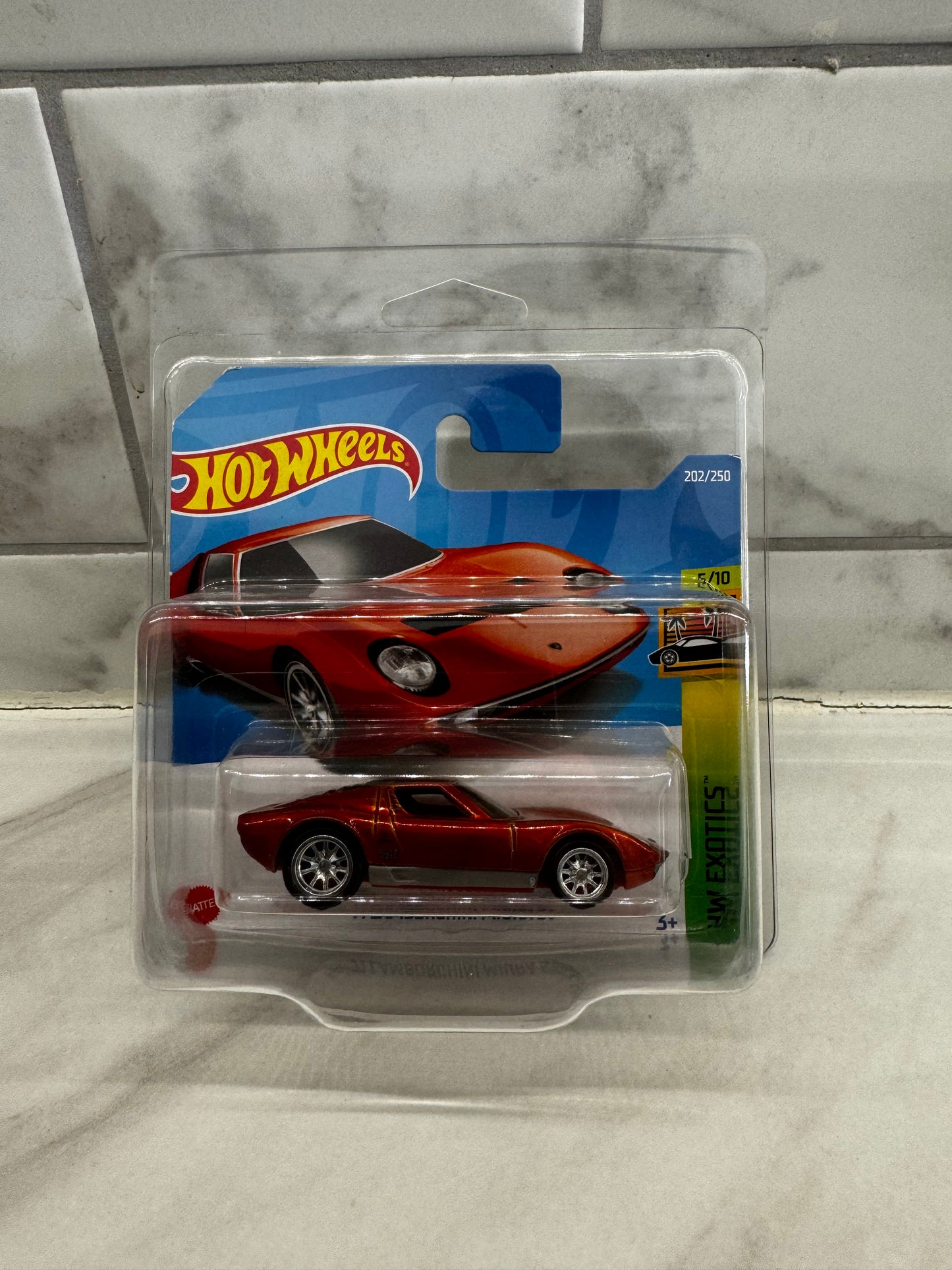 Hot Wheels 71 Lamborghini Miura SV Short card Super Treasure Hunt 202/250 2022 small crack on blister