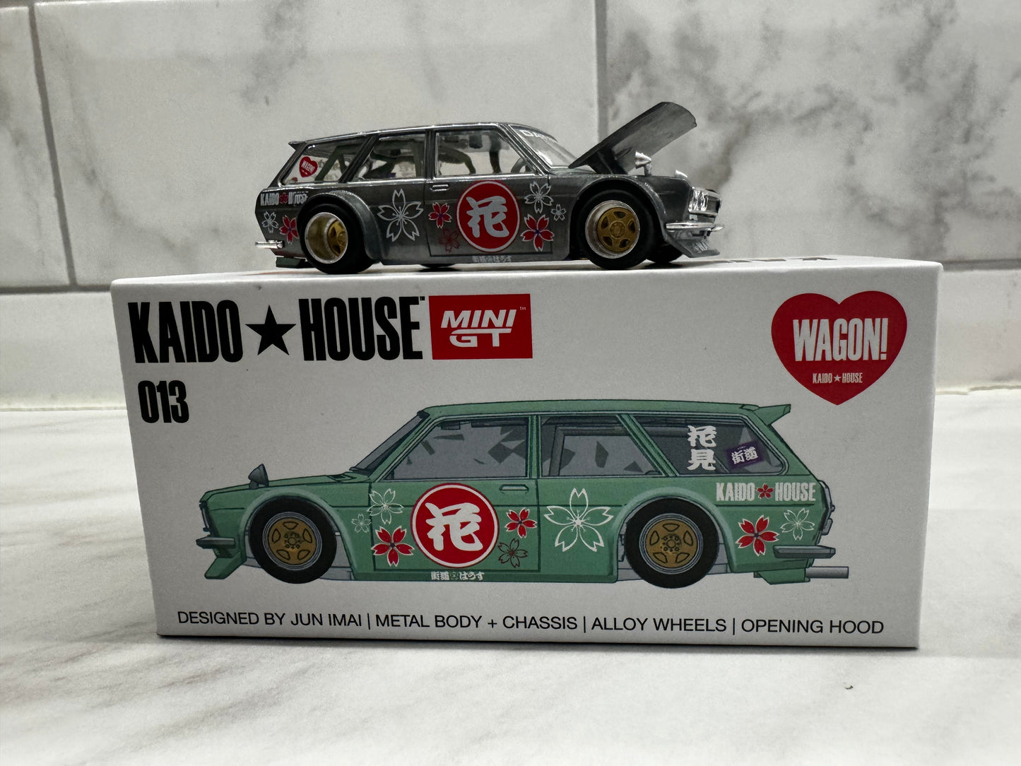 Mini GT Kaido House 013 Datsun 510 Wagon BRE V1 CHASE 1:64