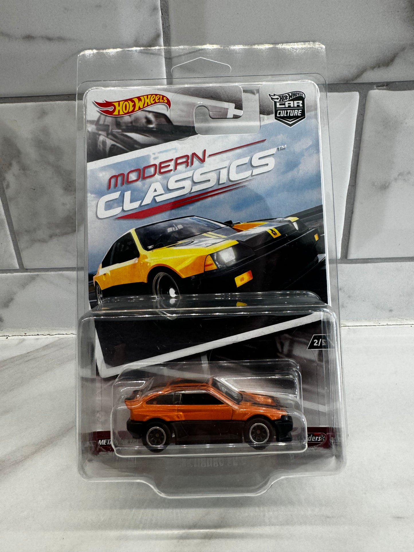 Hot Wheels 85 Honda CR X  Modern Classics 2/5