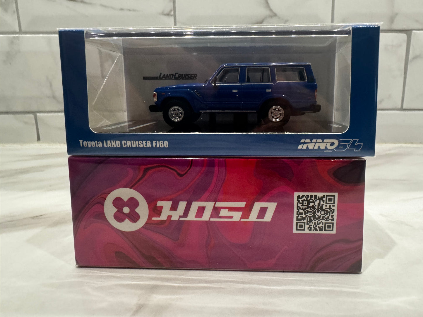 INNO64 Toyota Land Cruiser FJ60 (Royal Blue)