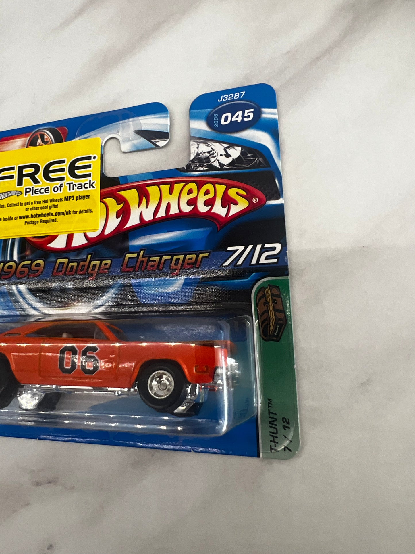 Hot Wheels 1969 Dodge Charger Super Treasure Hunt 2006 Short  Card