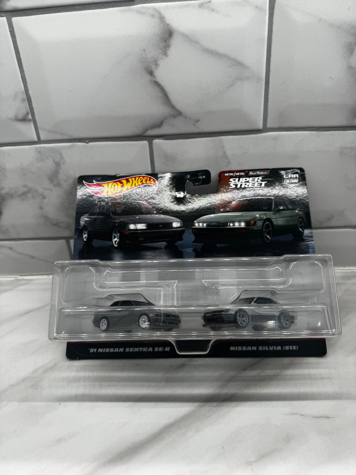 Hot Wheels HYF04 Premium 2-Pack'91 Nissan Sentra SE-R/Nissan Silvia 2024 PSL