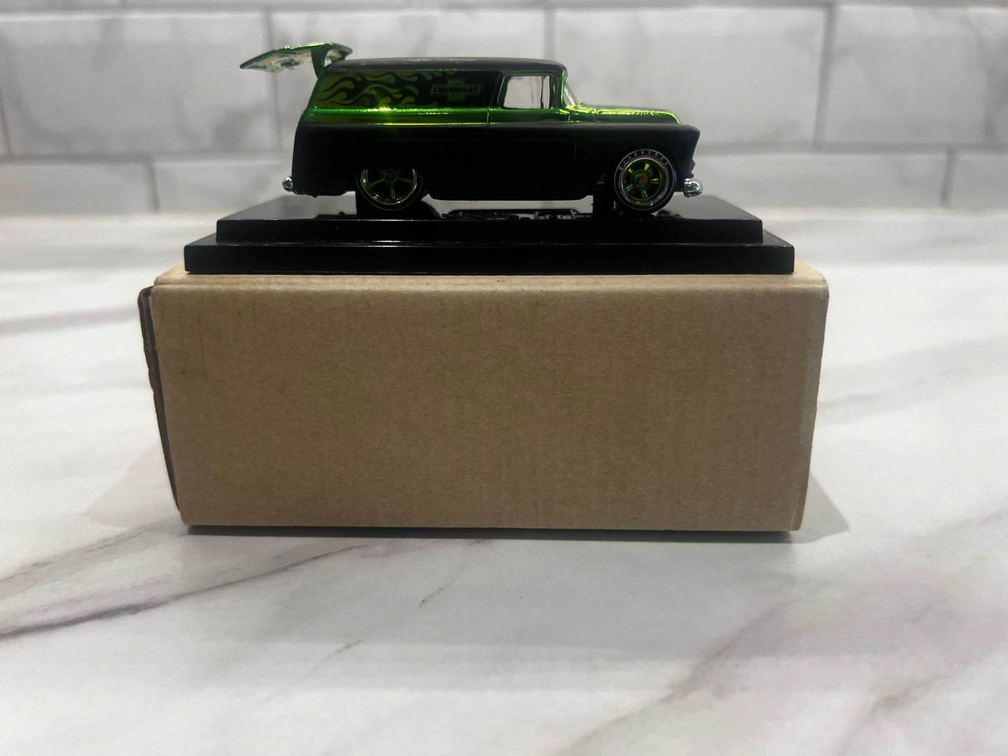 Hot Wheels 2008 Japanese Convention 55 Chevy Panel Van Green  828/1500