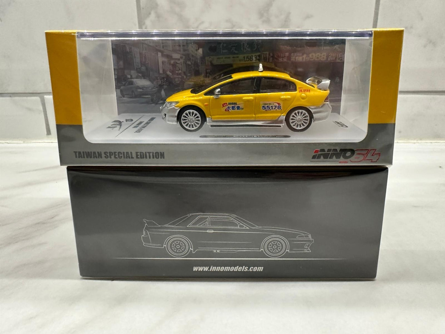 INNO64 Honda Civic Type-R FD2 Taiwan Taxi (Taiwan Special Edition)