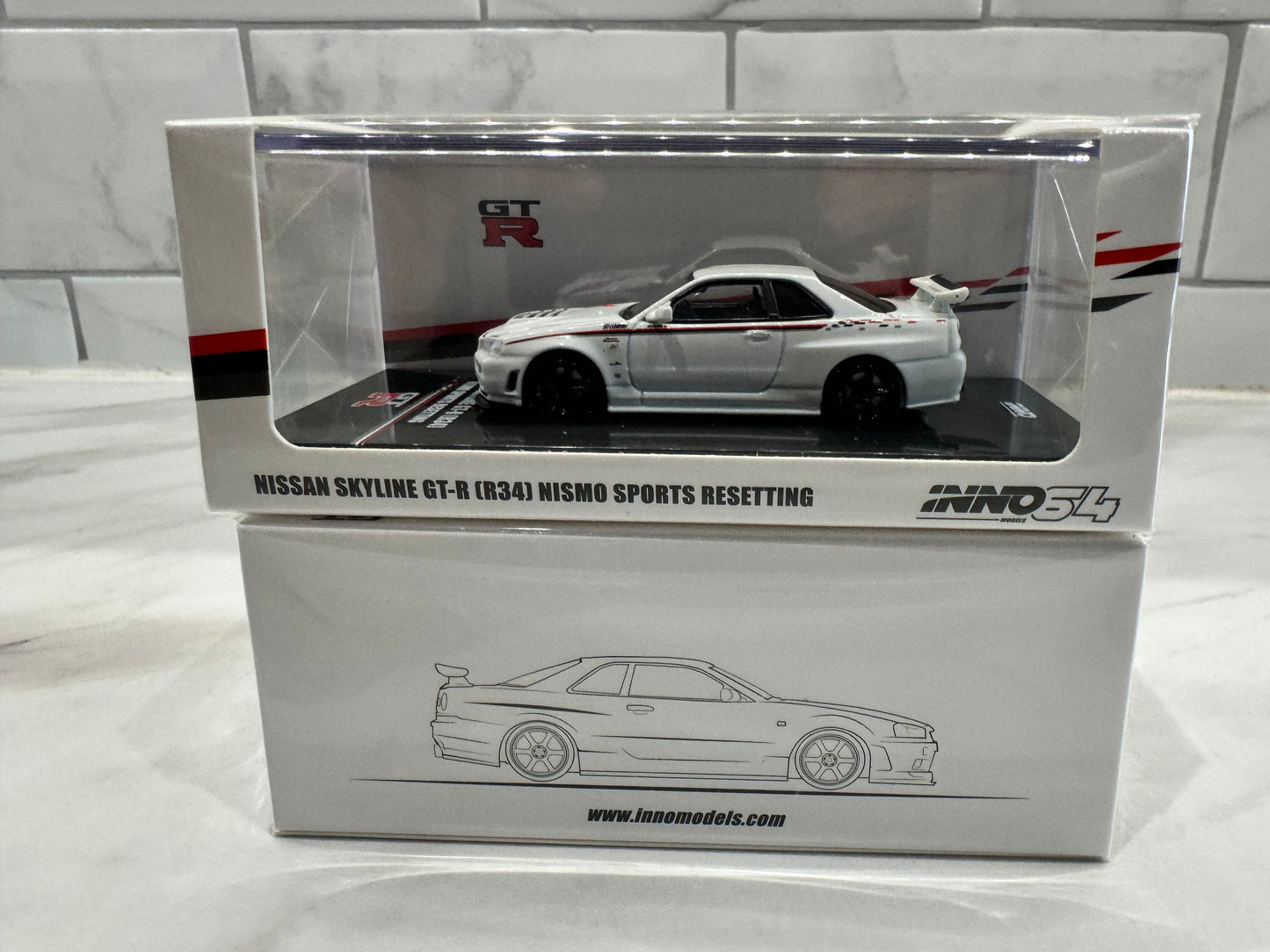 INNO64 NISSAN SKYLINE GTR NISMO SPORTS RESETTING [WHITE] MINT VHTF 1:64 SCALE