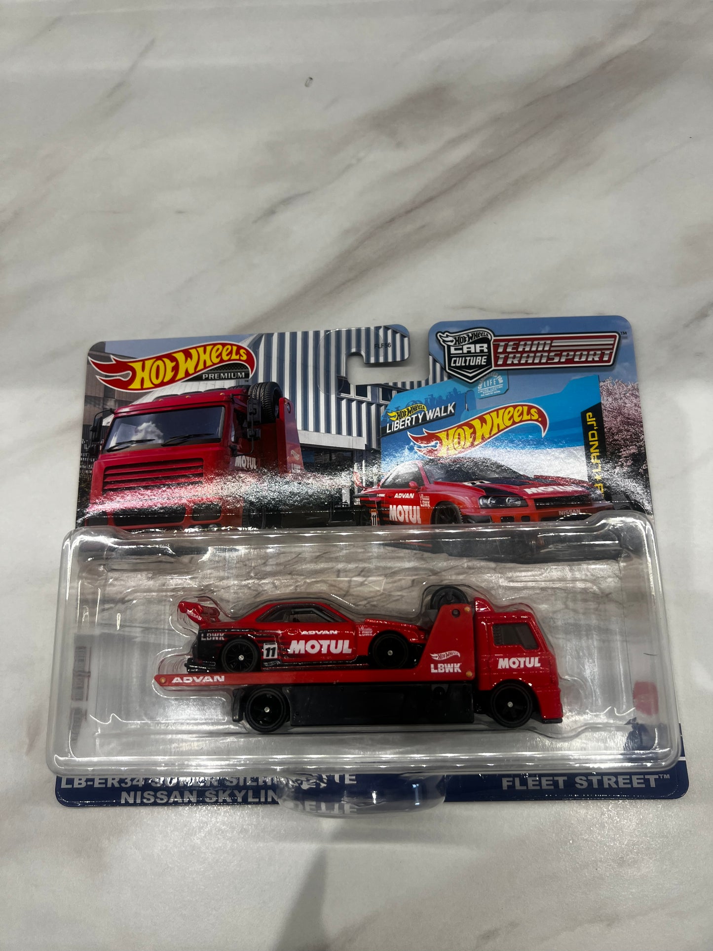 Hot Wheels LB-ER34 Silhouette Skyline Team Transporter with protecto