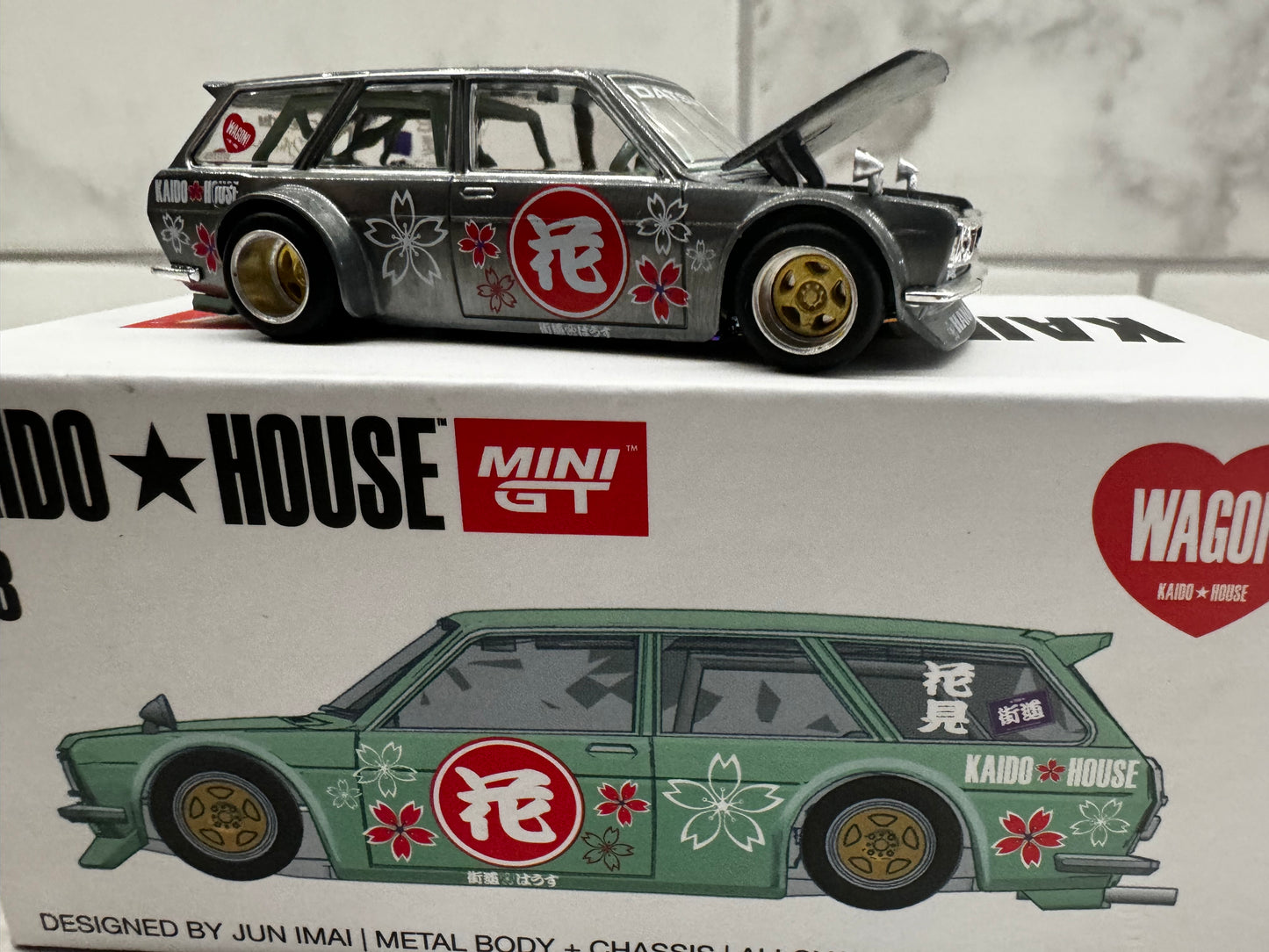 Mini GT Kaido House 013 Datsun 510 Wagon BRE V1 CHASE 1:64