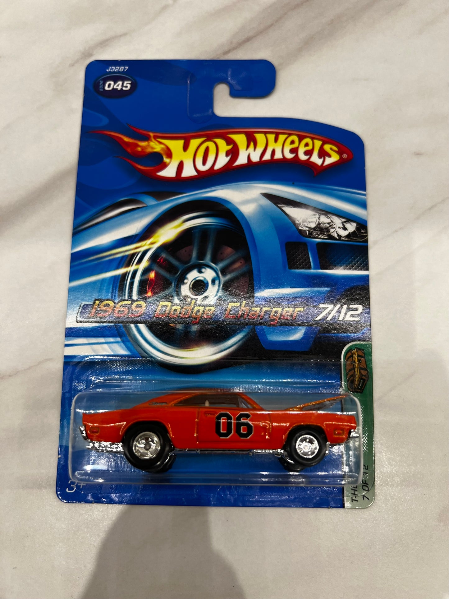 Hot Wheels 1969 Dodge Charger Super Treasure Hunt 2006 Long Card