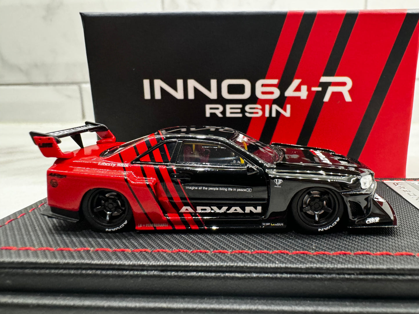 INNO64-R 1:64 Nissan Skyline LBWK ER34 Super Silhouette ADVAN