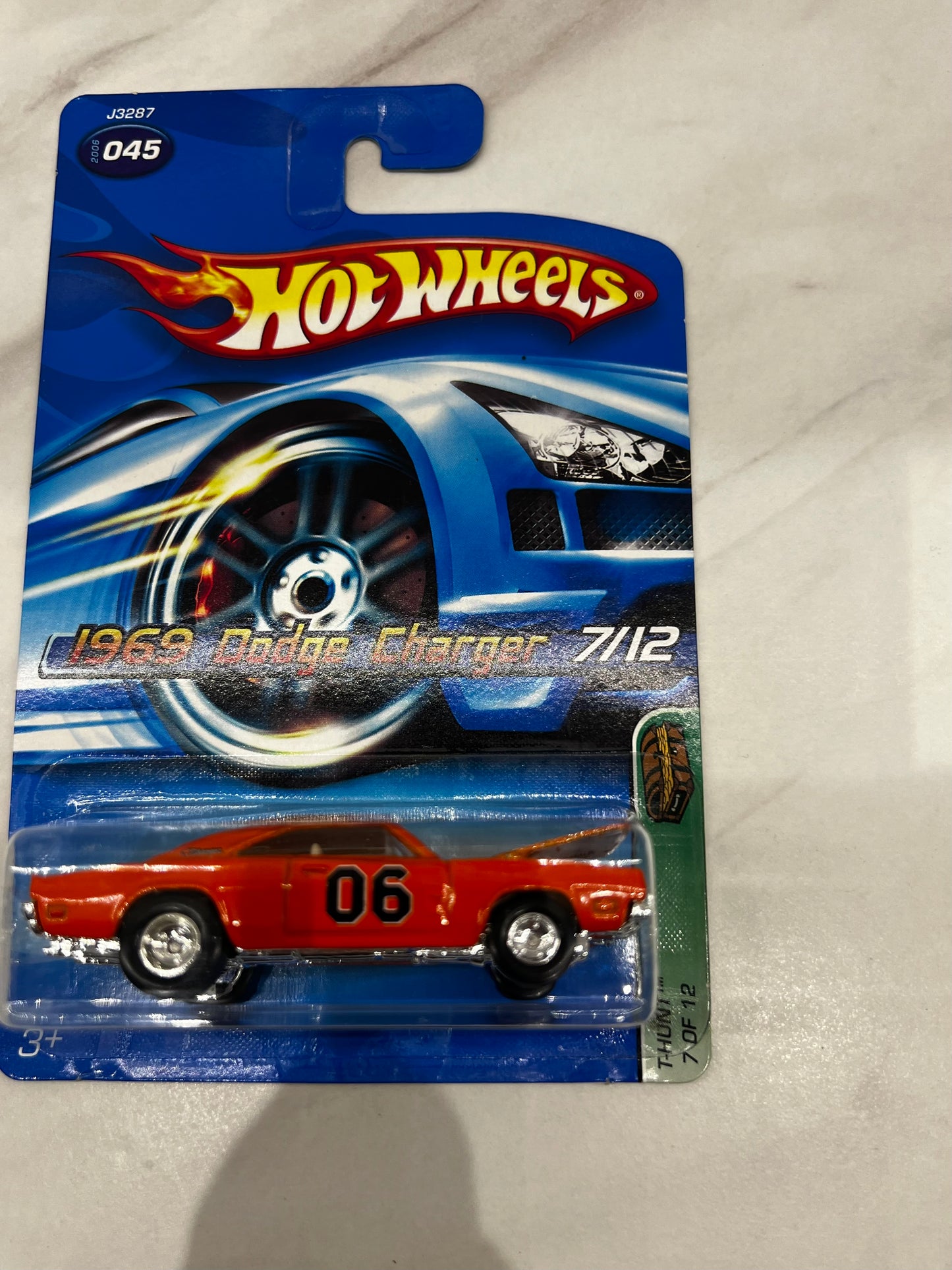 Hot Wheels 1969 Dodge Charger Super Treasure Hunt 2006 Long Card