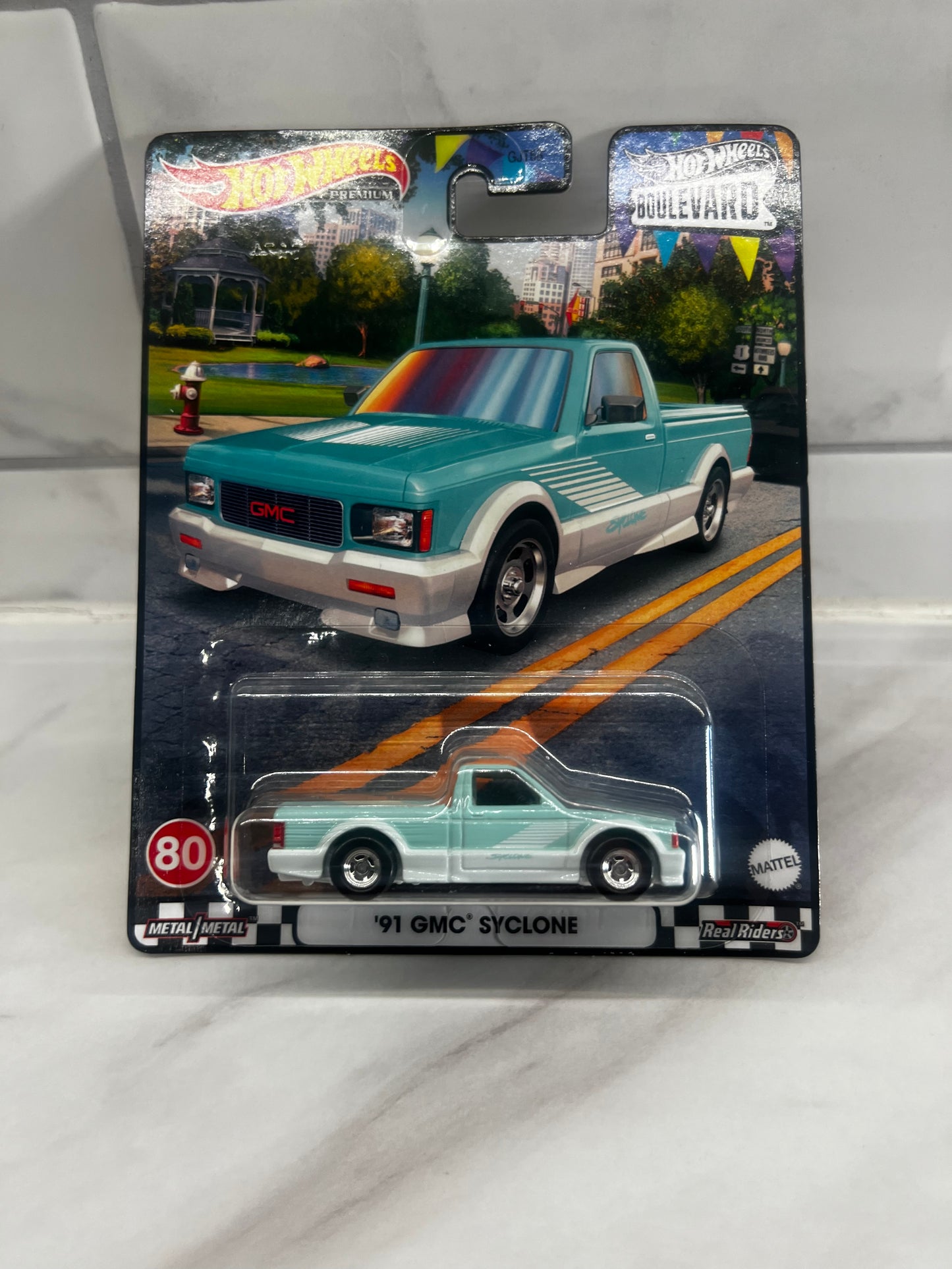 Hot Wheels 91 GMC Syclone #80 Boulevard