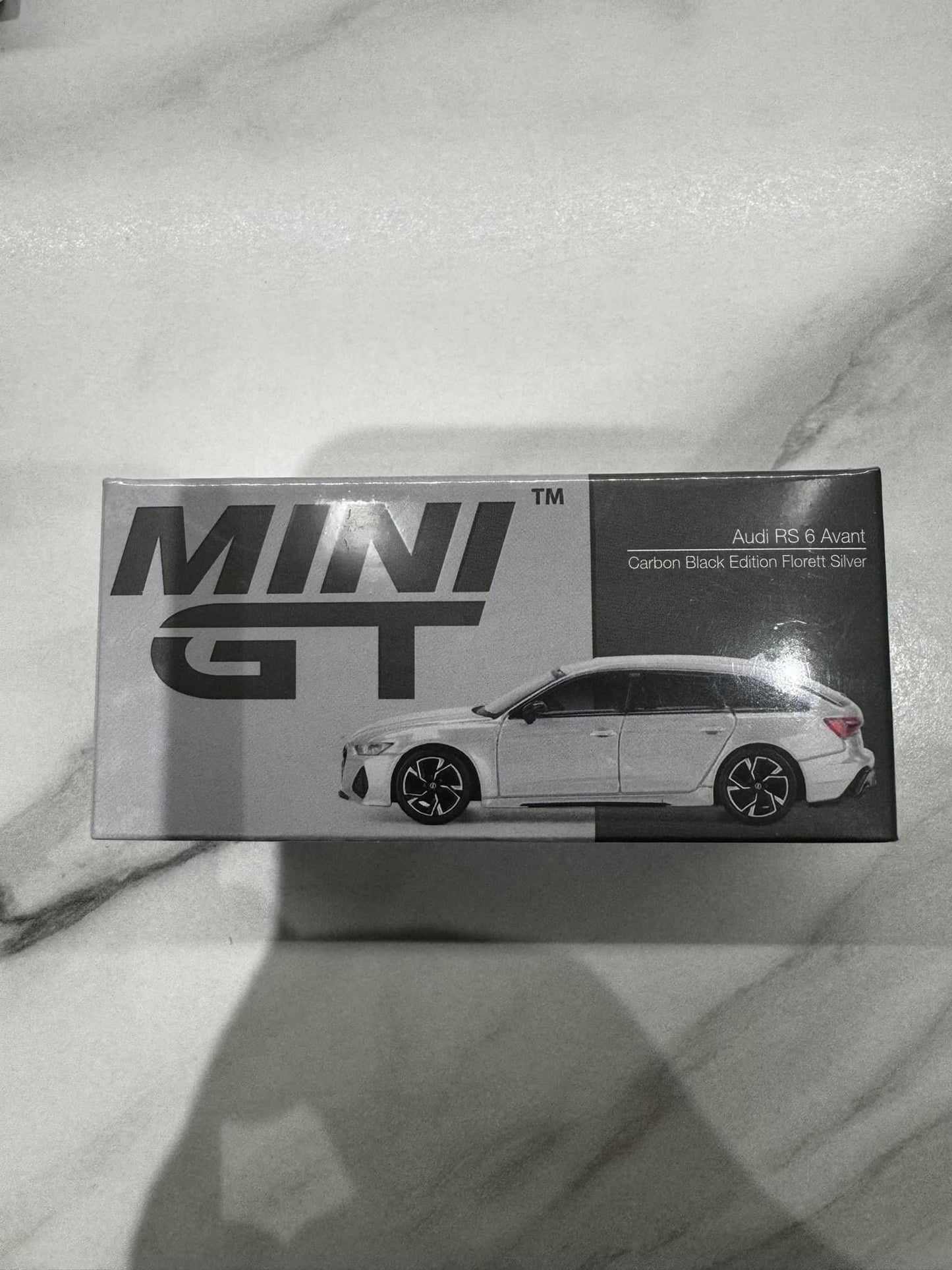 Mini GT Audi RS6 Avant #372