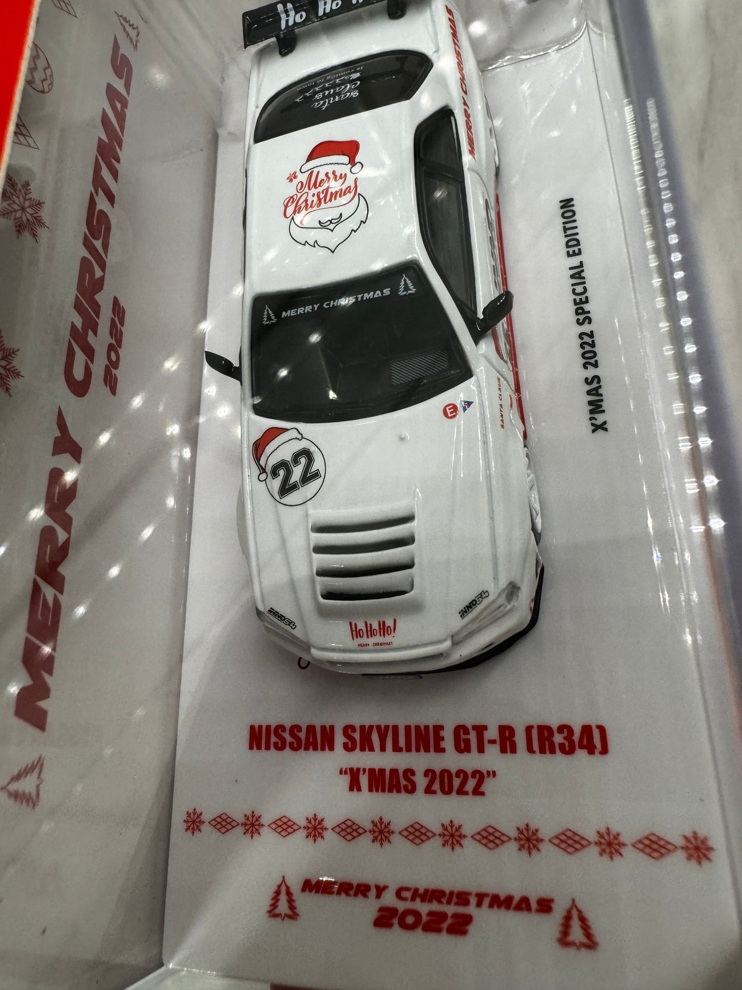 INNO64 Nissan Skyline GT-R (R34) - X-Mas 2022 Special Edition with Santa Figure CHASE EDITION