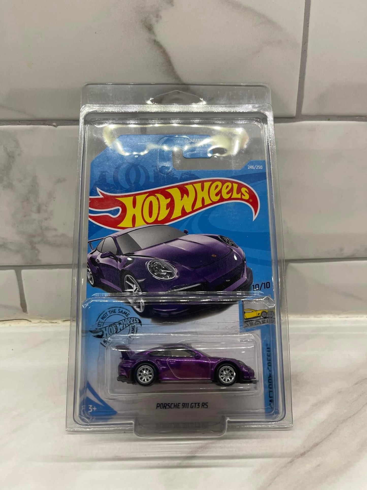 Hot Wheels Porsche 911 GT3 RS Super Treasure Hunt