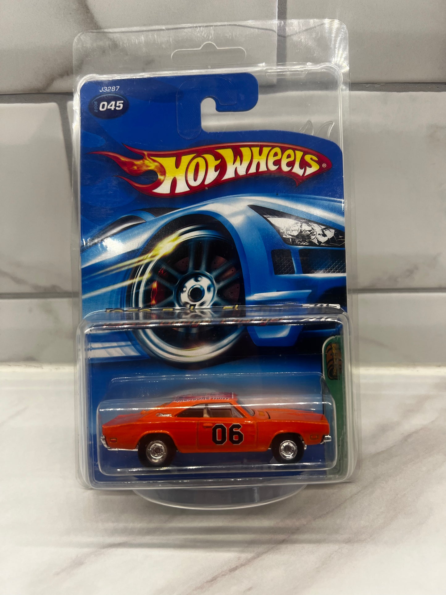 Hot Wheels 1969 Dodge Charger Super Treasure Hunt 2006 Long Card