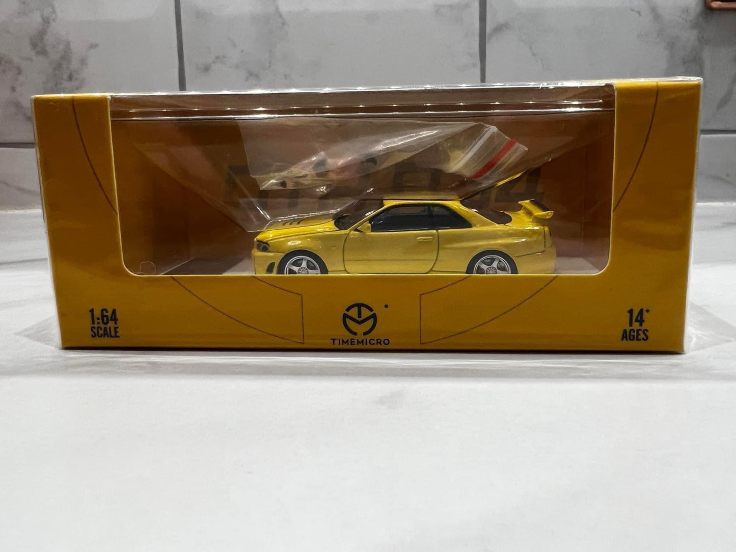 Time Micro Yellow Skyline R34 with figure