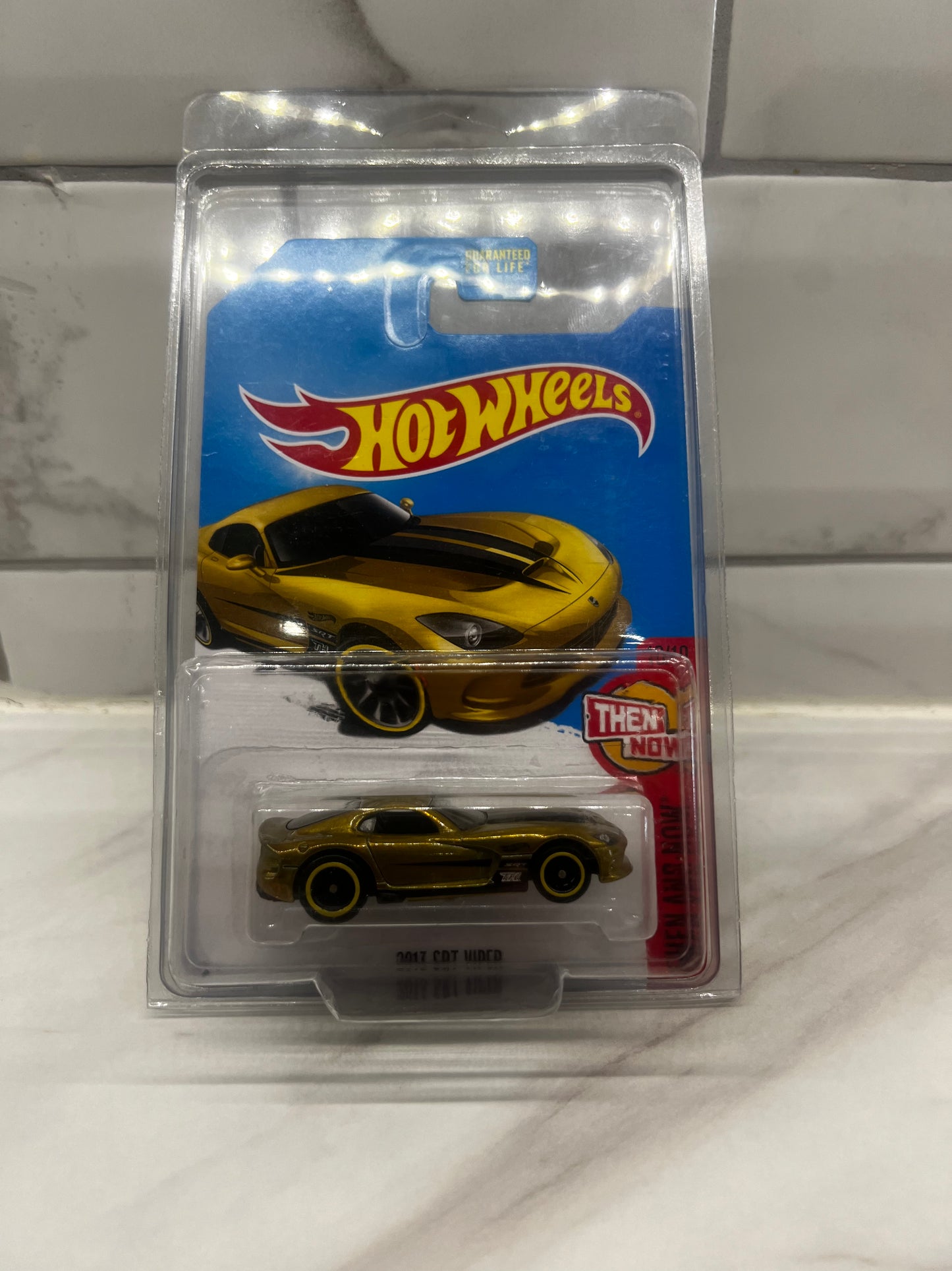 Hot Wheels 2013 SRT VIPER Super Treasure Hunt Long Card