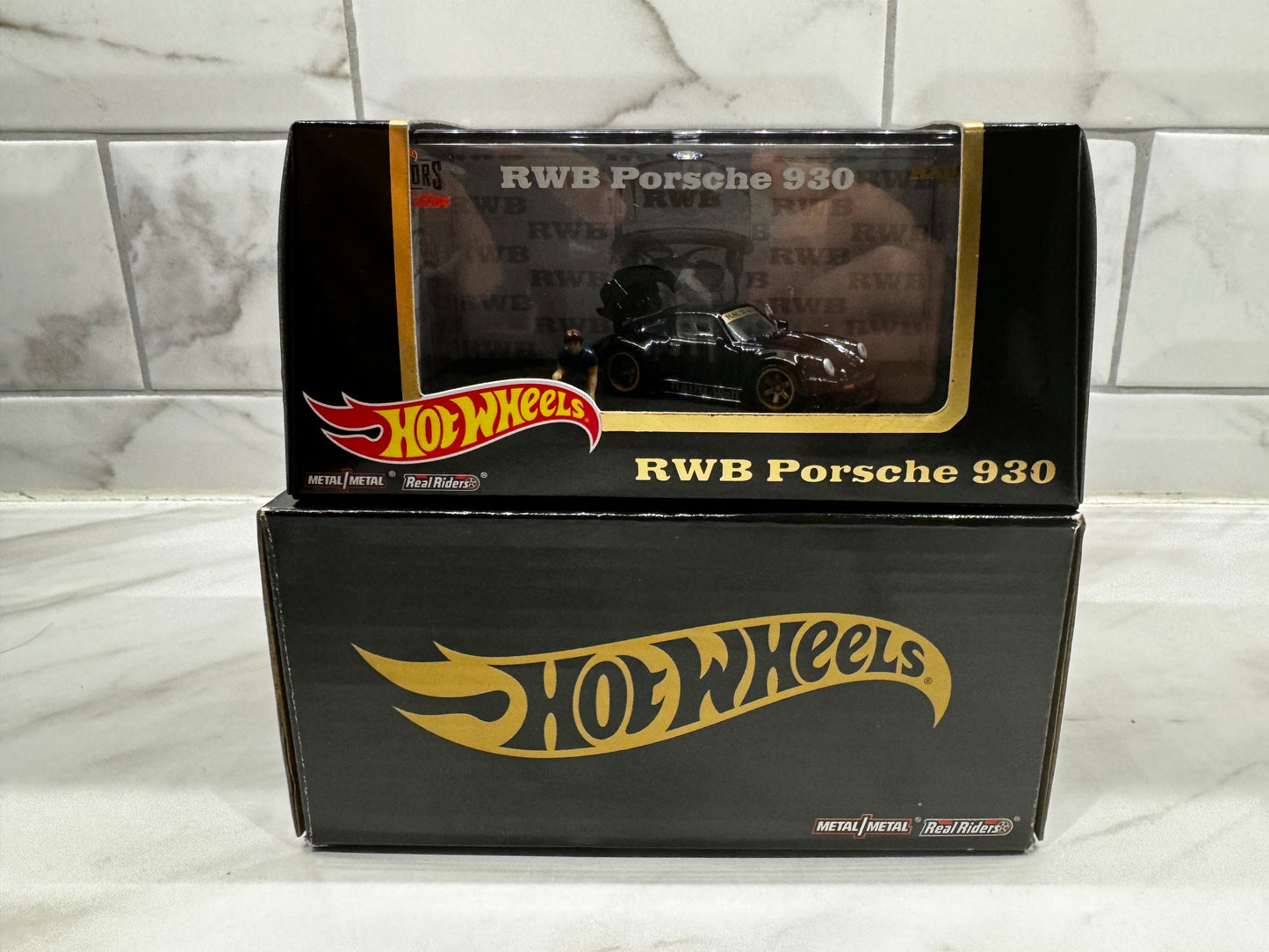 Hot Wheels RLC RWB Porsche 930 With Figure 8677/12000