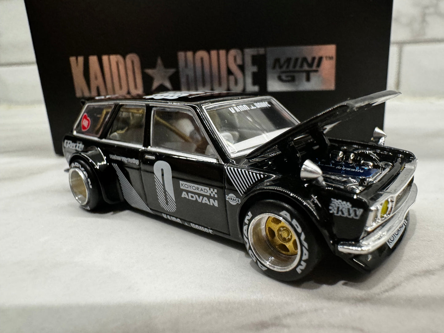 Mini GT x Kaido House Datsun 510 Wagon BLKLTD #4 Bundle  Limited #89/250 & Pins