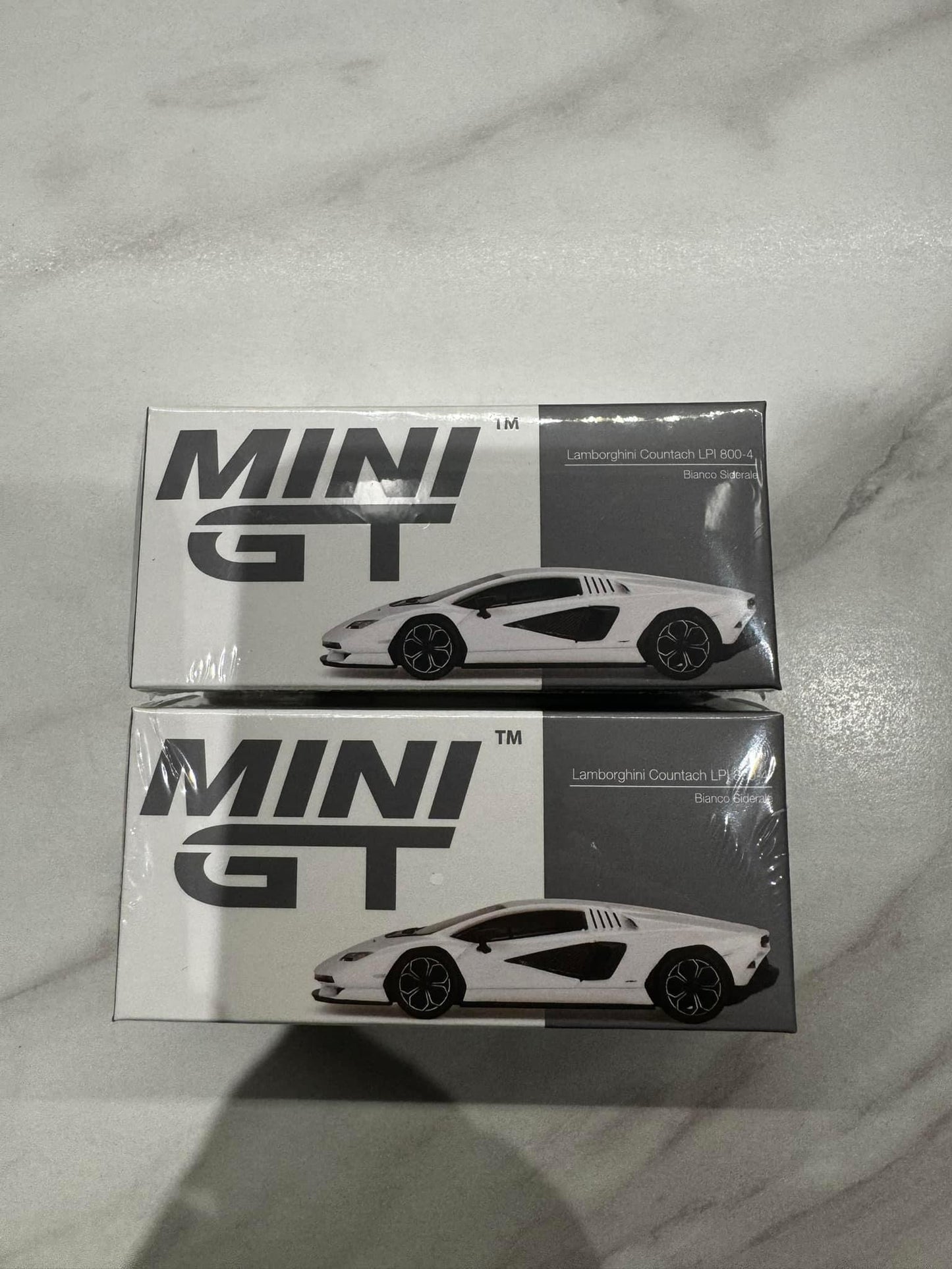 Mini GT Lamborghini Countach LPI 800-4 White (1:64) (567)