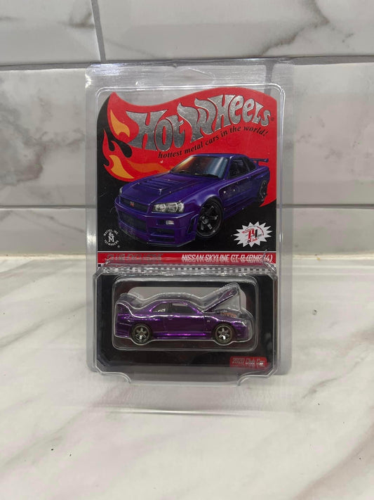 Hot Wheels 2019 Purple Skyline R34 RLC with pin & badge