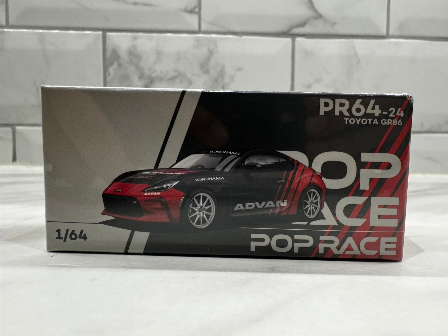 POP RACE Toyota GR86 Advan 1:64 Scale PR640024