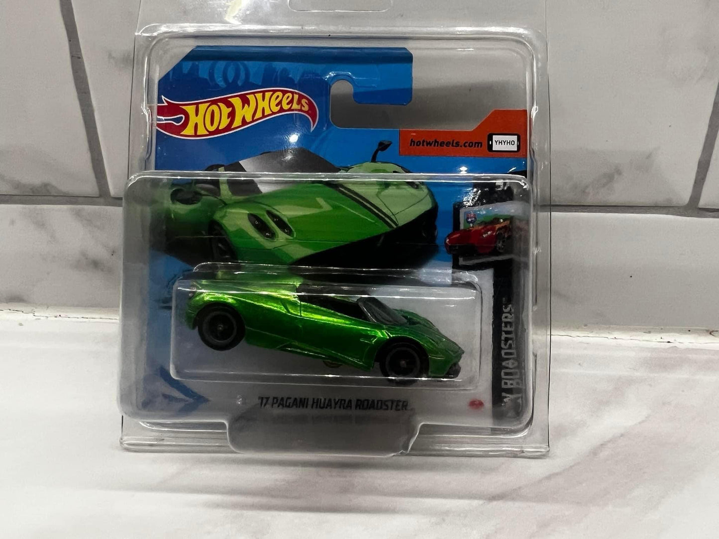 Hot Wheels 17 Pagani Huayra Roadster Short Card Super Treasure Hunt 2020