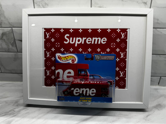 Hot Wheels Supreme Fleet Flyer 92 BMW M3 with frame