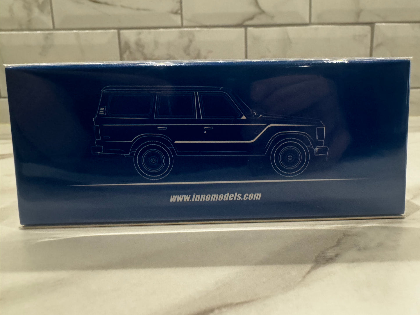 INNO64 Toyota Land Cruiser FJ60 (Royal Blue)