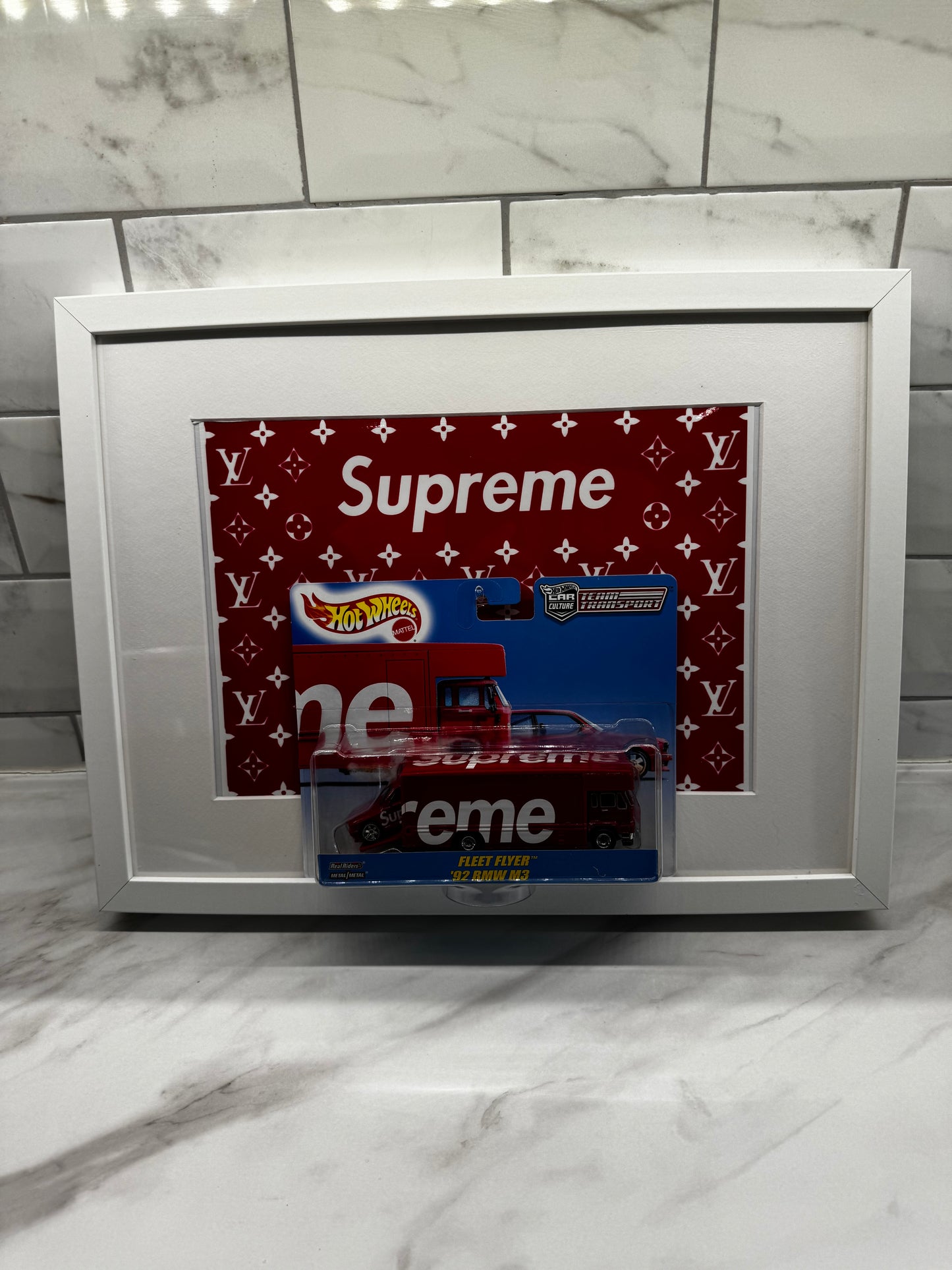 Hot Wheels Supreme Fleet Flyer 92 BMW M3 with frame