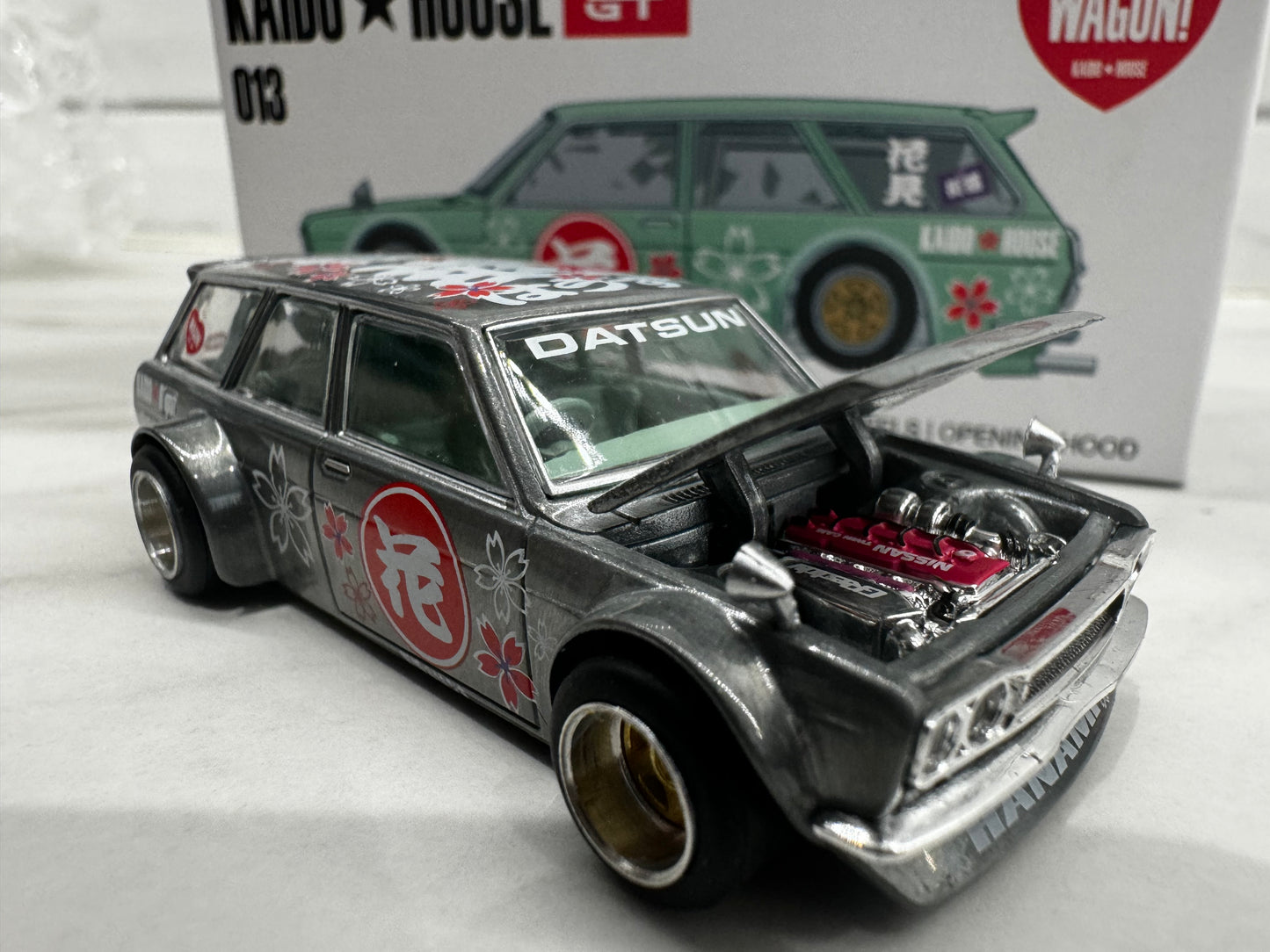 Mini GT Kaido House 013 Datsun 510 Wagon BRE V1 CHASE 1:64