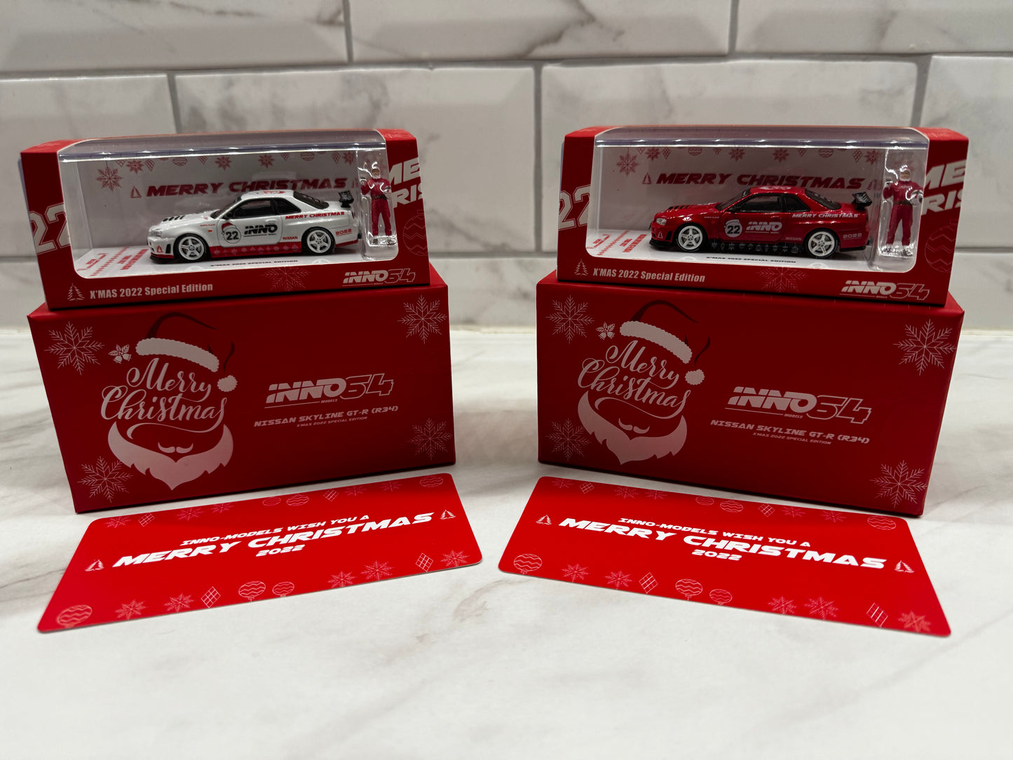 INNO64 Nissan Skyline GT-R (R34) - X-Mas 2022 Special Edition with Santa Figure Chase and Normal Edition