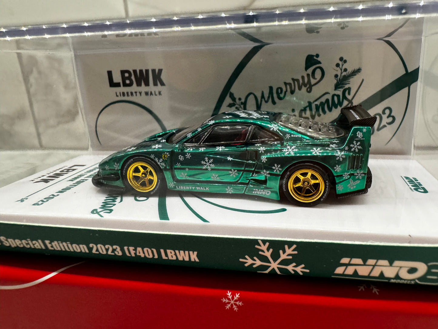 INNO64 LBWK F40 Christmas Green Chase Edition 2023