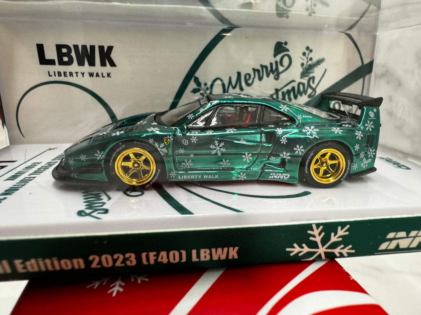 INNO64 LBWK F40 Christmas Green Chase Edition 2023