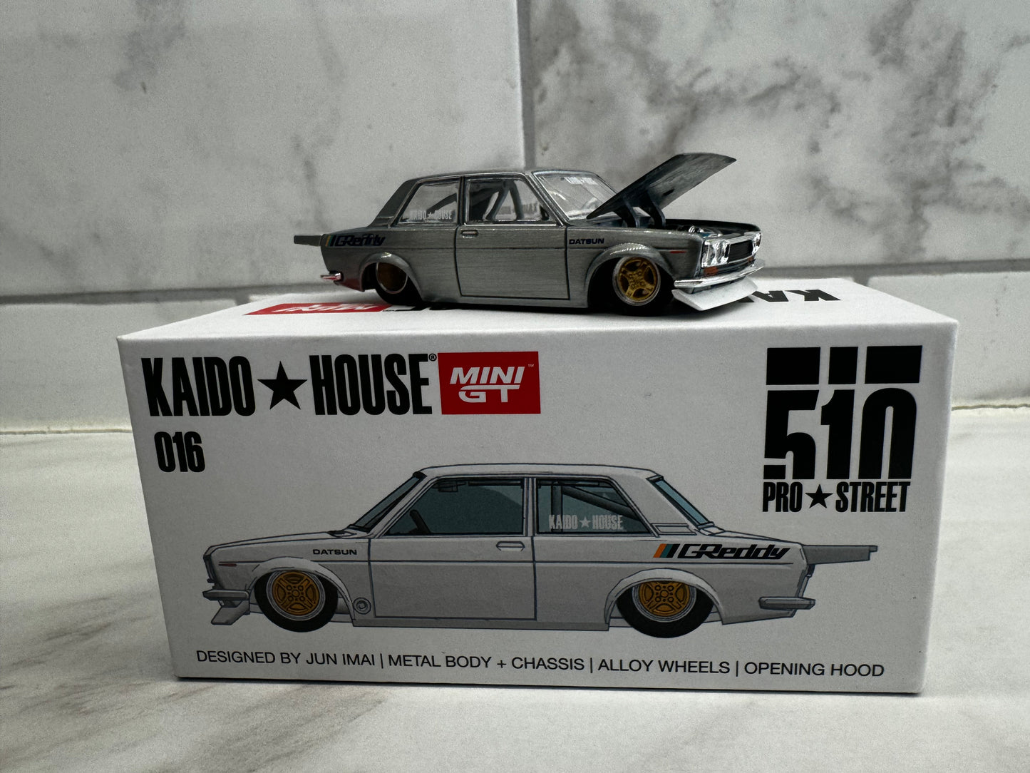 Mini GT Kaido House 016 Datsun 510 Pro Street Greddy Pearl White CHASE 1:64