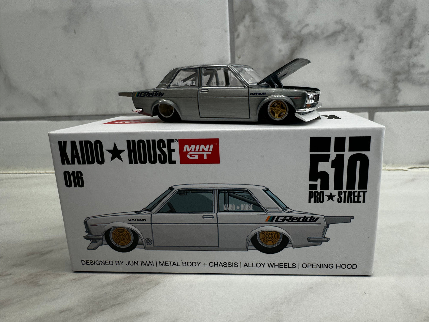 Mini GT Kaido House 016 Datsun 510 Pro Street Greddy Pearl White CHASE 1:64