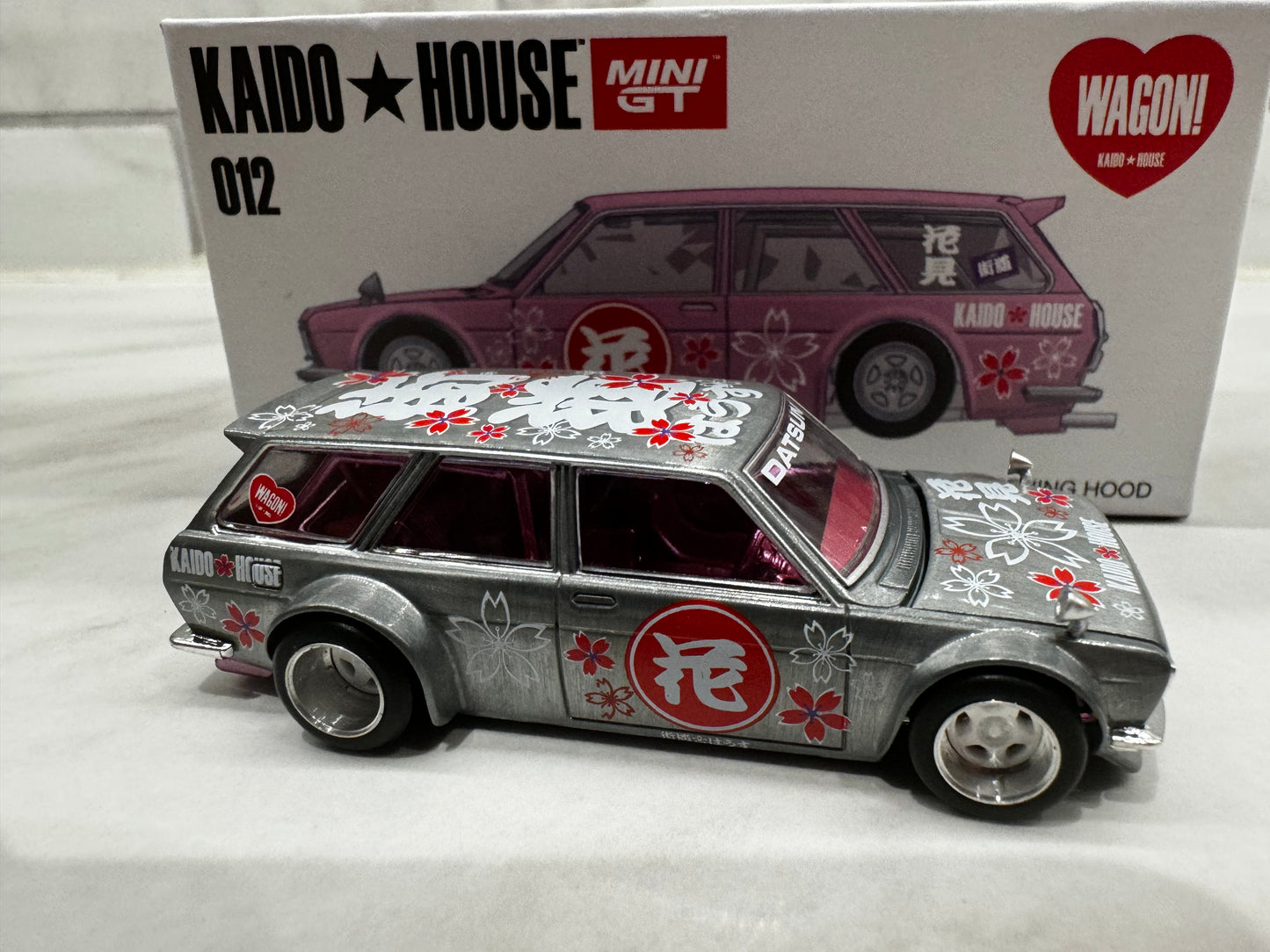 Mini GT Kaido House Datsun 510 Wagon Hanami 012 Chase