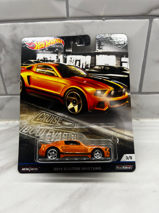 Hot Wheels 2014 CUSTOM MUSTANG 3/5